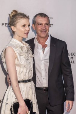 aktörler Clemence Poésy ve Antonio Banderas