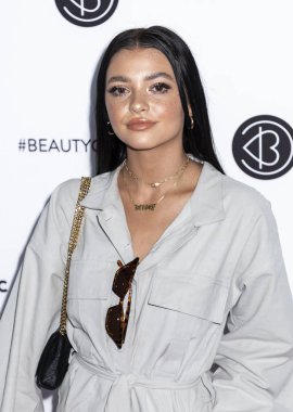 Kelsey Simone Beautycon Festivali katılır