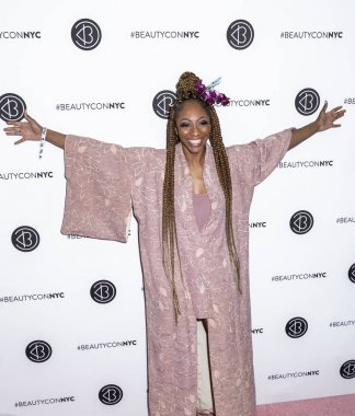 DJ Devone Beautycon Festivali katılır