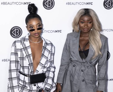 Dearra ve Shalom Beautycon Festivali'ne katılmak