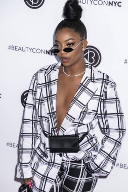 Dearra Beautycon Festivali katılır