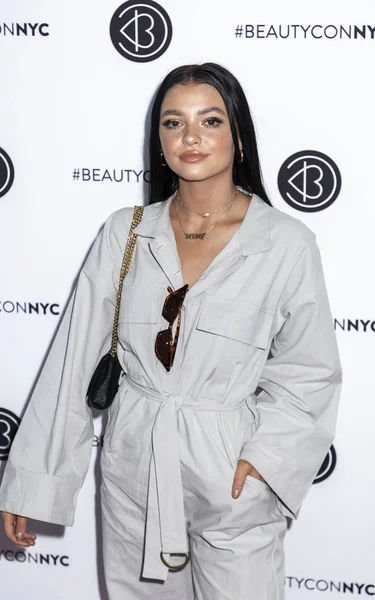 Kelsey Simone partecipa al Beautycon Festival — Foto Stock