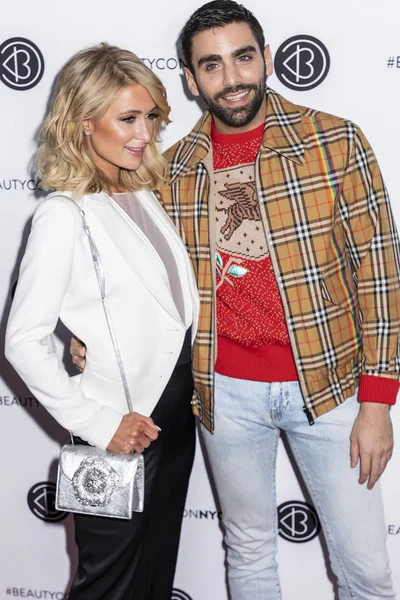 Paris hilton und phillip picardi — Stockfoto