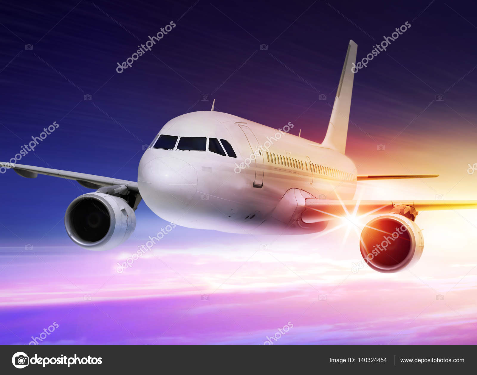 accelerata aereo al tramonto — Foto Stock © ssuaphoto 140324454