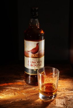ünlü grouse viski şişesi