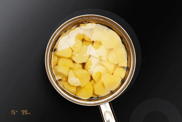 Potatoes is cooked in pan — Stock Photo, Image