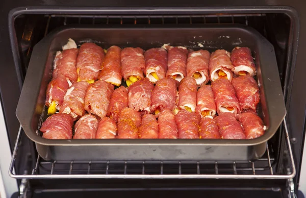 Meat rolls in oven — Stock Photo, Image