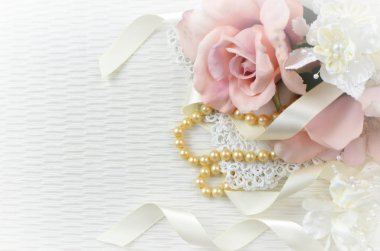 Düğün gül ve inciler