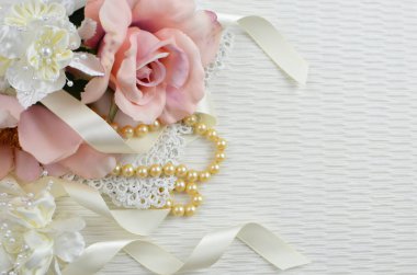 Düğün gül ve inciler