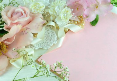 Düğün gül ve inciler