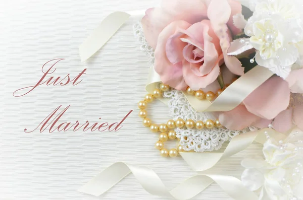 Düğün gül ve inciler