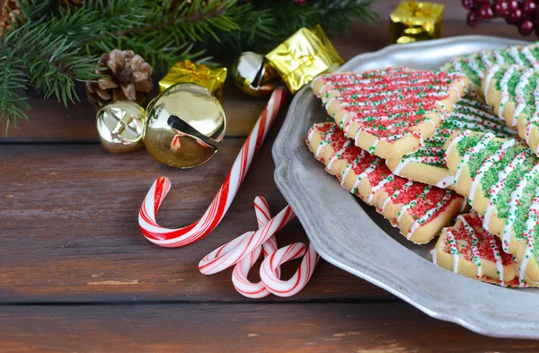 Albero Natale Forma Biscotti Zucchero Bastoncini Zucchero Rami Pino Con Foto Stock Royalty Free