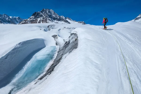 Ski de randonnée sur glacier — Photo