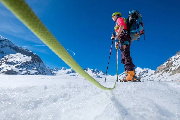 Skitouren auf Gletschern — Stockfoto