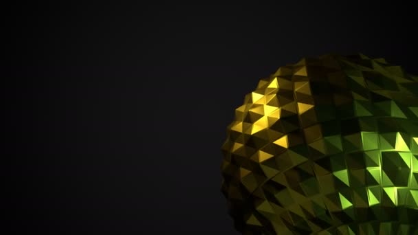 Dunkler Hintergrund mit abstrakter Glanzform als Low-Poly-Ball. — Stockvideo