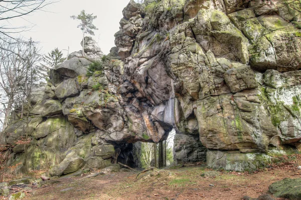 Large stone gate at the ruins of the Milstejn castle — ストック写真