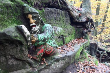 Gnome bir kitap - rock kabartma okuma