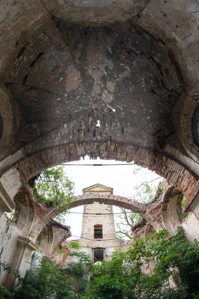 Ruiner av kyrkan St Wenceslas — Stockfoto