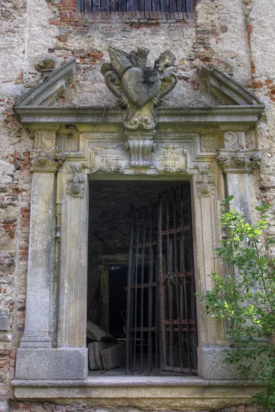 Manastır kalıntıları Pivon, Çek Cumhuriyeti, 18 Temmuz 2017: