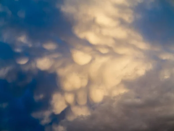Bizarre clouds on the sky after rain — Stock Photo, Image