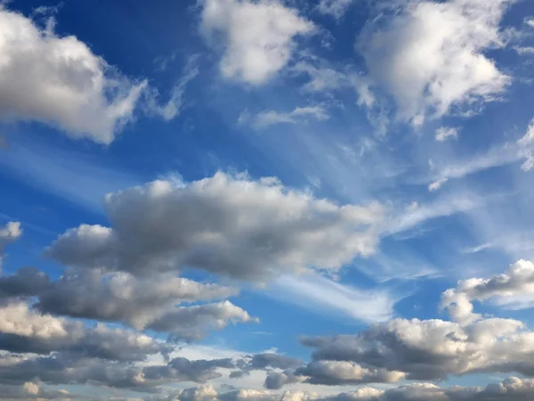 Nuvens no céu — Fotografia de Stock