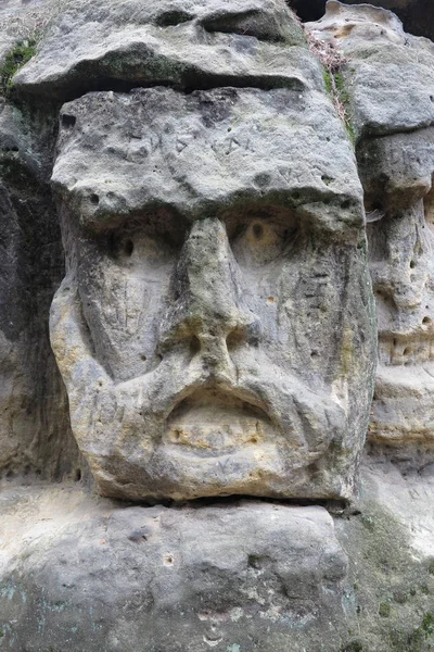 幽灵般的石头的脸 — 图库照片