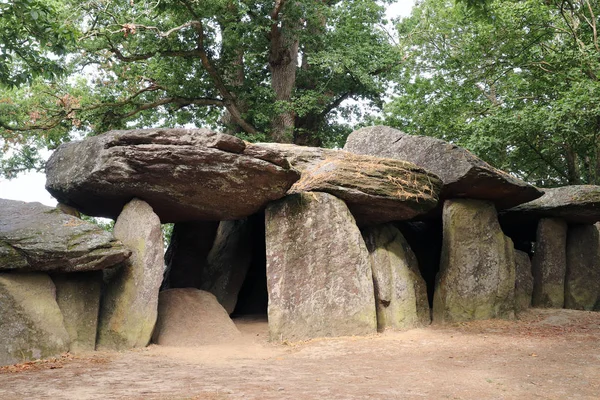 Dolmen La Roche-aux-Fees - Fairies Rock - uno de los más famosos — Foto de Stock