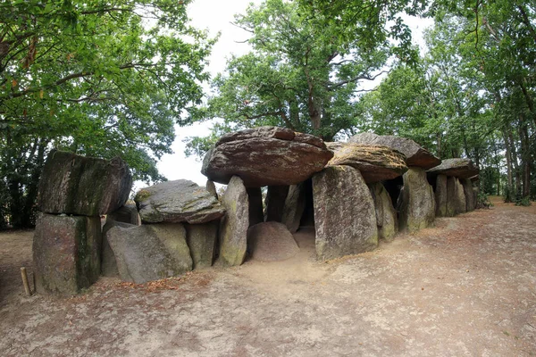 Dolmen Roche Aux Fees Fairies Rock Uma Sepultura Neolítica Localizada — Fotografia de Stock