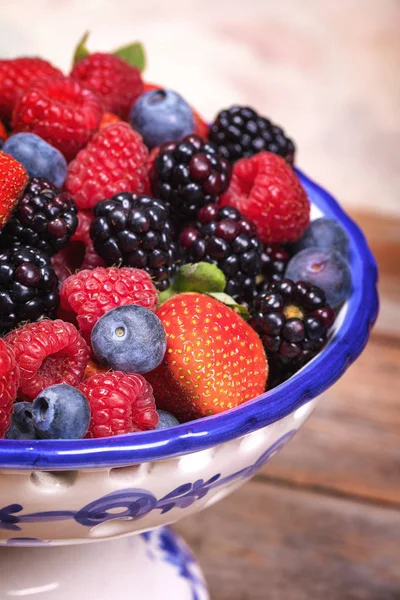 Summer berries in bowl — Stock Photo, Image