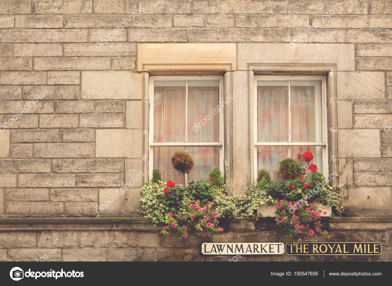 Wand und floralen Blumenkasten — Redaktionelles Stockfoto © rixipix ... Wand und floralen Blumenkasten — Redaktionelles Stockfoto © rixipix ...