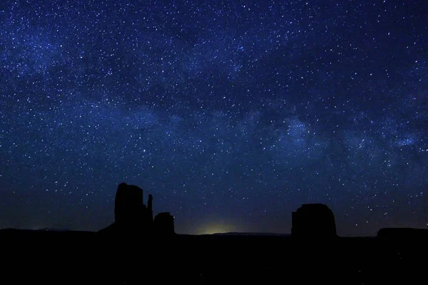 Monument Valley noapte cer — Fotografie, imagine de stoc