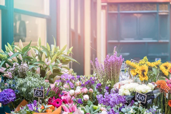 Blumen Bunte Sträuße Zum Verkauf Verarbeitung Retro Stil — Stockfoto