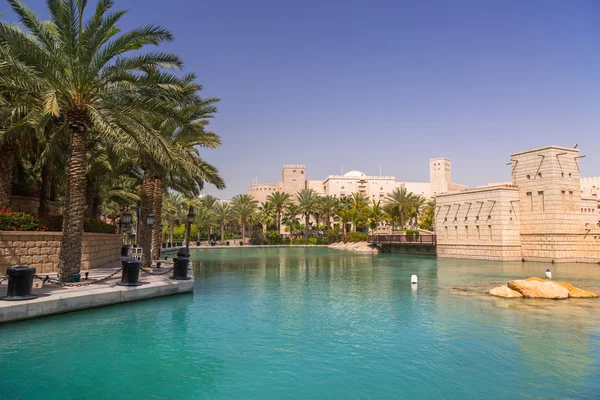 Architectuur van madinat jumeirah resort in dubai — Stockfoto