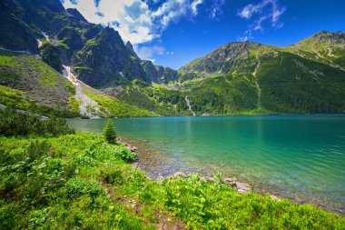 Tatra dağlarındaki Deniz Gölünün Gözü
