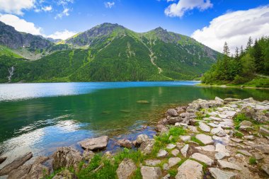 Tatra dağlarındaki Deniz Gölünün Gözü