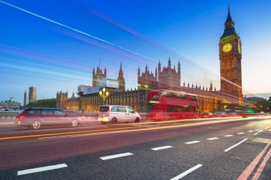 Big Ben ile Westminster Sarayı Londra gece