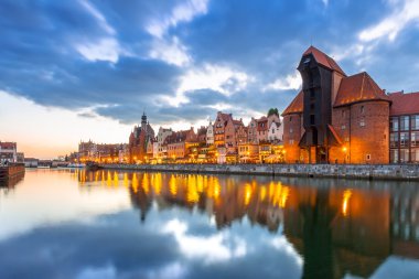 Eski kasaba Gdansk gün batımında