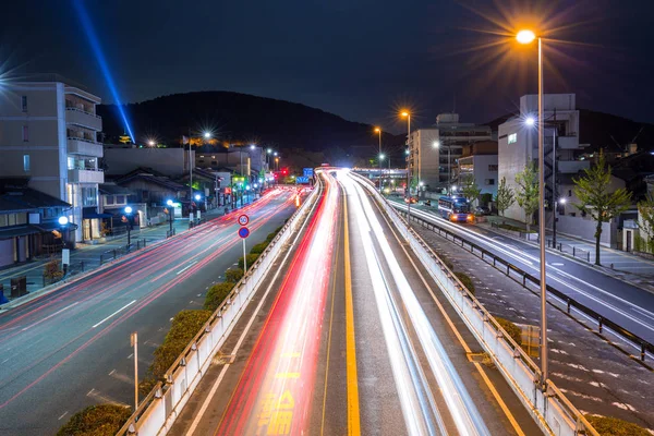 Traffic lights on the street of Kyoto city at night — Stock Photo, Image