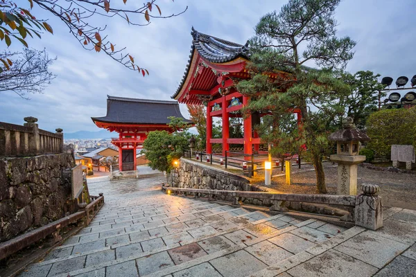 Kiyomizu-Dera boeddhistische tempel in Kyoto — Stockfoto