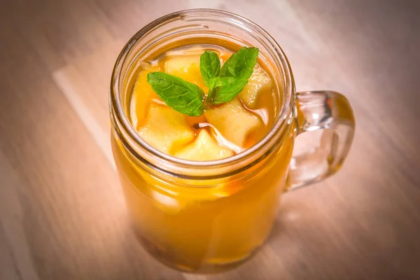 Té de jengibre con estrellas manzana — Foto de Stock