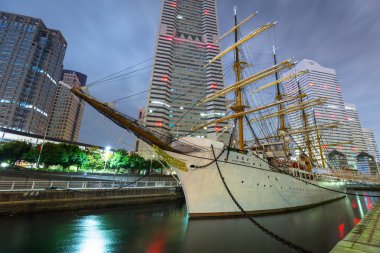 Gece, Japonya Yokohama Nippon Maru yelkenli gemi
