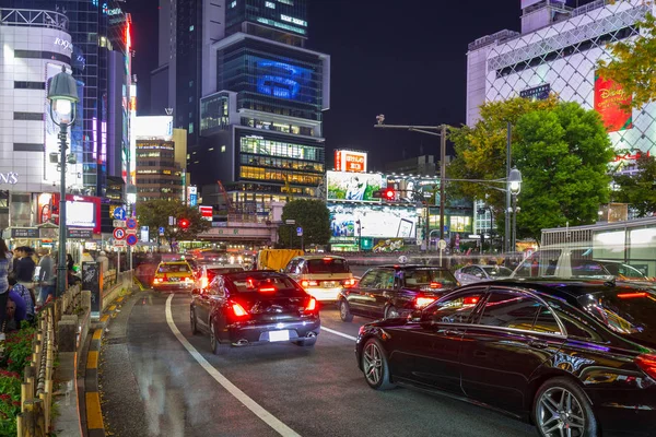 Shibuya, Tokyo, Japonya. bölgede trafikte araba — Stok fotoğraf