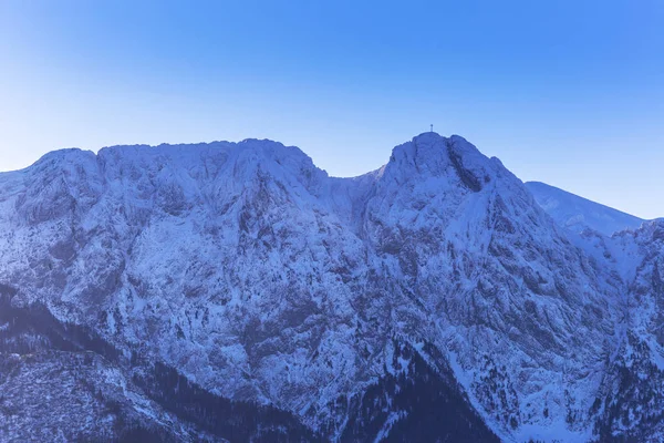 Berget Giewont i Tatra bergen på vintern — Stockfoto