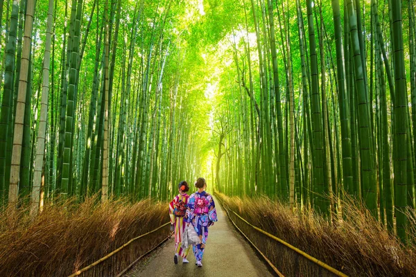 Arashiyama paisaje de bosque de bambú —  Fotos de Stock