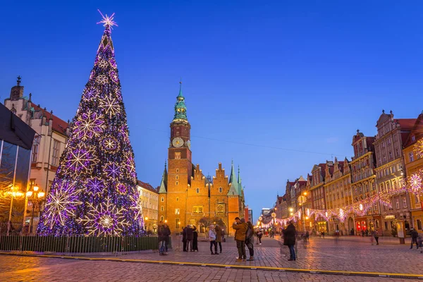 Architecture de la Place du Marché à Wroclaw au crépuscule, Pologne — Photo