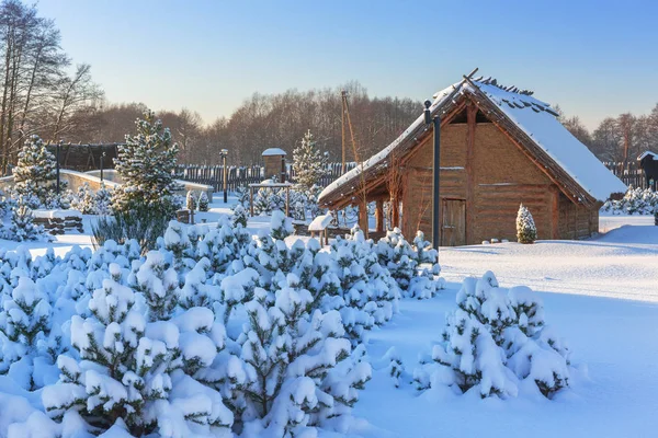 Ancien village d'usine commerciale en hiver — Photo