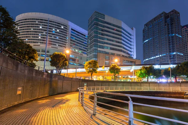 Cityscape da cidade de Yokohama à noite — Fotografia de Stock