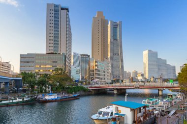 Yokohama bölgesinde Minato Mirai 21 mimarisi