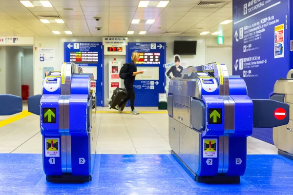 Interior de la terminal del aeropuerto de Haneda en Tokio, Japón — Foto de Stock