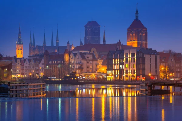 De oude binnenstad van Gdansk aan de rivier Motlawa — Stockfoto